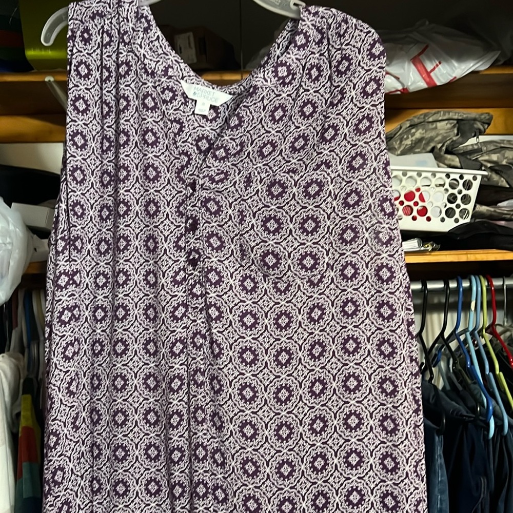 Sleeveless blouse